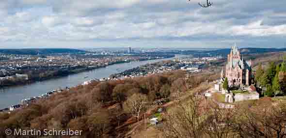 Das &neue& Schlo&szlig; Drachenburg von der Photostelle aus
