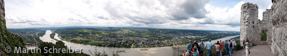 Panorama von der Hauptburg über das Rheintal